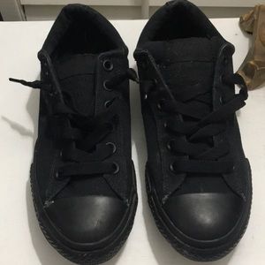 All black Allstar Chuck Taylor’s Sz women’s 7.5